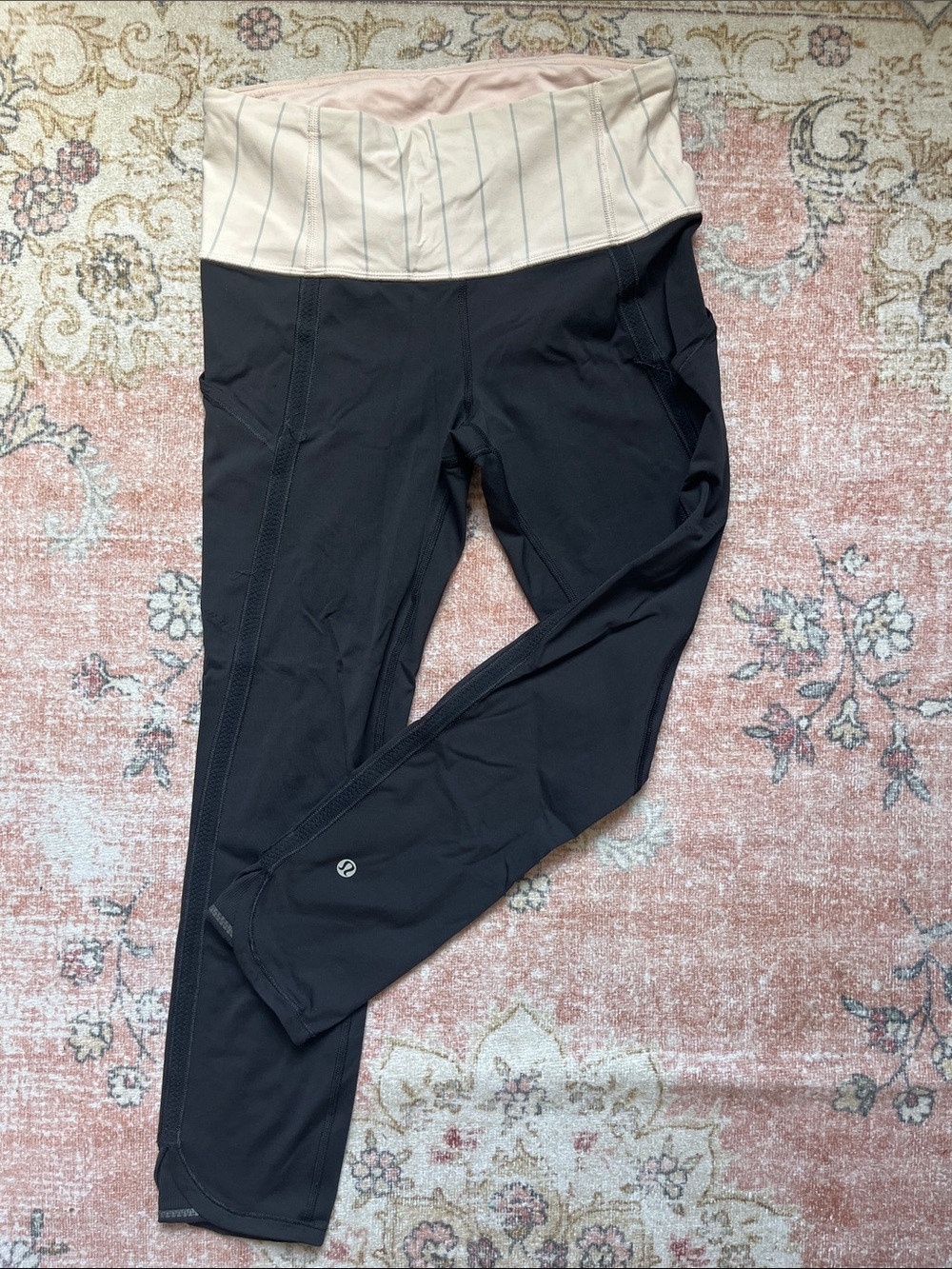 lululemon athletica Black Leggings with Light Pink Waistband size 6
